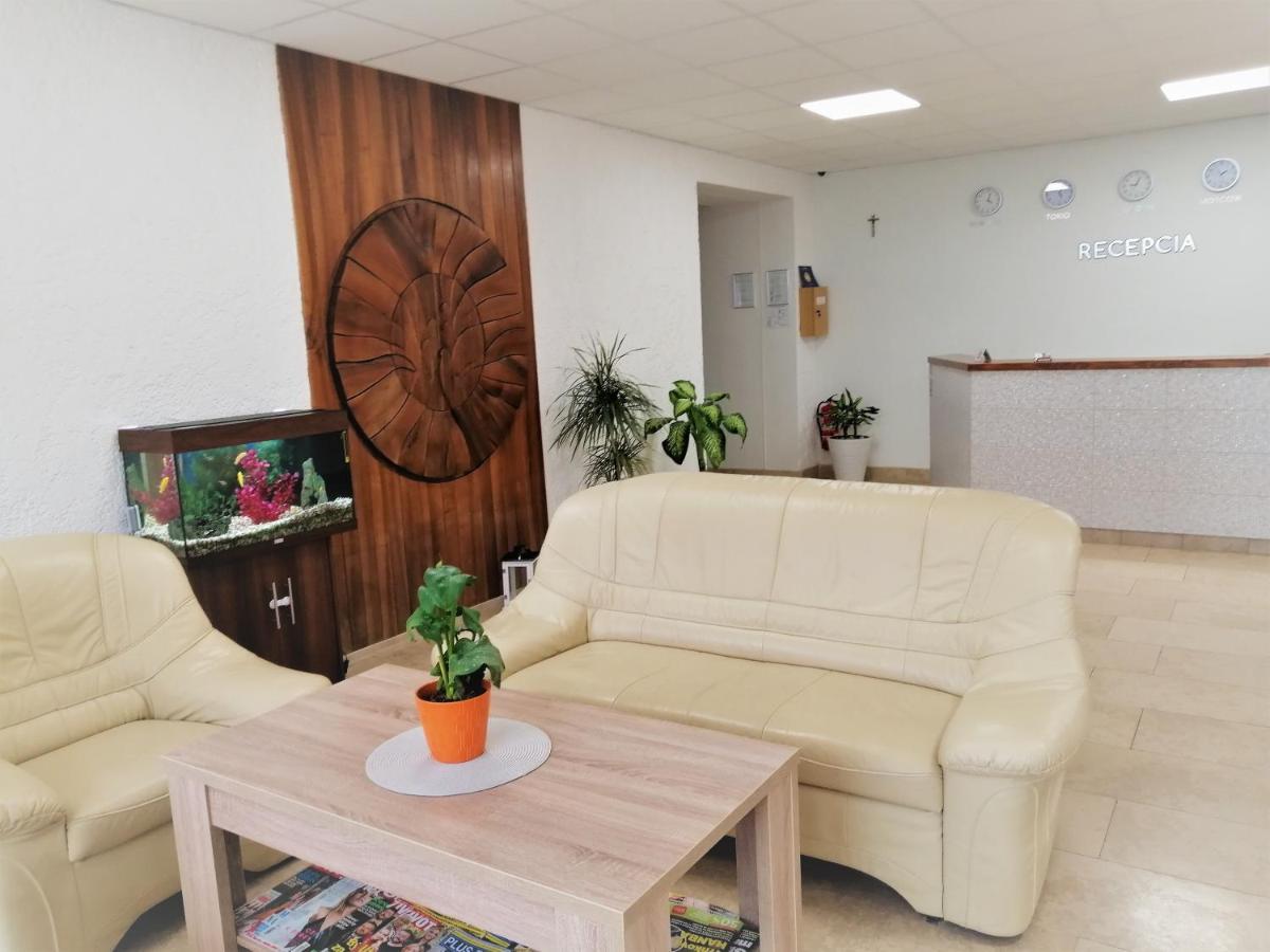 Penzion Adriana Nové Mesto nad Váhom Εξωτερικό φωτογραφία